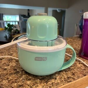 Dash Mini Ice Cream Maker